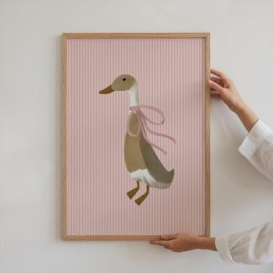 Tranh treo tường, tranh phong cảnh trang trí phòng bé, Pink Duck Art Print Cottagecore Nursery Duck Printable Farm Nursery Decor Pink Coquette Room Decor Girl's Room Duck Print Pink Bow Wall Art