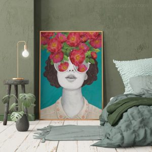 Tranh treo tường Cô Gái Đeo Kính Cùng Vòng Hoa Đỏ Trên Đầu Phong Cách Bắc Âu
